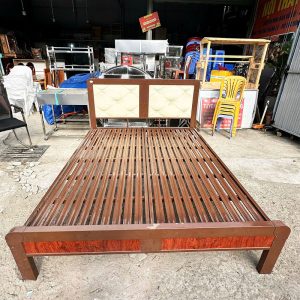 Giường Sắt Bọc Nệm Đầu Giường 1m6 Cũ