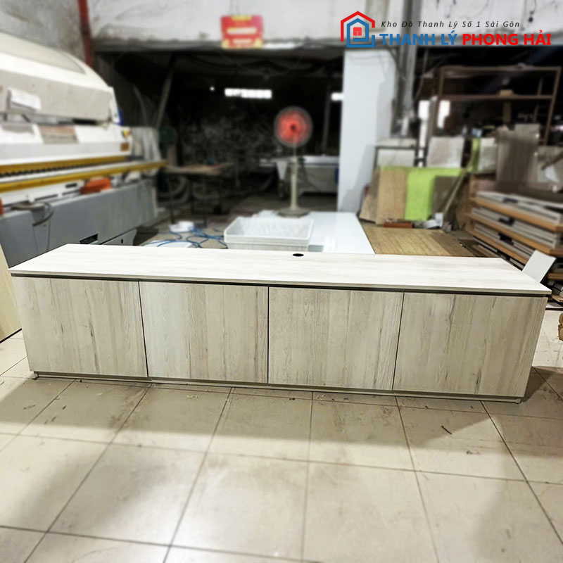 ke-tivi-go-mdf-4-canh-2m4-co-lo-di-day-cu-2 Kệ Tivi Gỗ MDF 4 Cánh 2m4 Có Lỗ Đi Dây Cũ