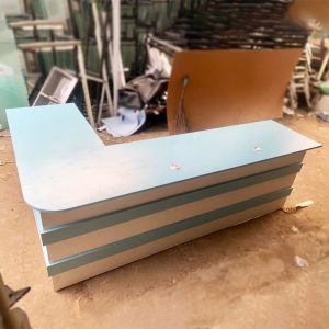 Quầy Lễ Tân 2m4 Góc L Trắng Phối Xanh Cũ