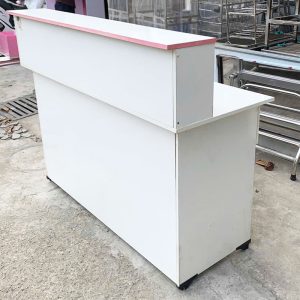 Quầy Lễ Tân Trắng Phối Hồng 1m5 Cũ