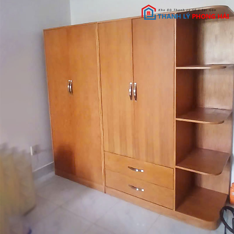 tu-quan-ao-4-canh-kem-ke-trung-bay-2m2-cu-1 Tủ Quần Áo 4 Cánh Kèm Kệ Trưng Bày 2m2 Cũ