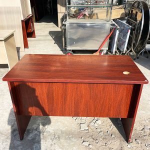 Bàn Làm Việc 1m1 Kèm Tủ Treo Màu Nâu Đỏ Cũ