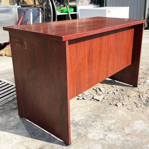 Bàn Làm Việc 1m1 Kèm Tủ Treo Màu Nâu Đỏ Cũ