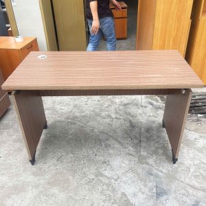 Bàn Làm Việc Có Bửng MDF 1m2 Màu Gỗ Sáng Cũ