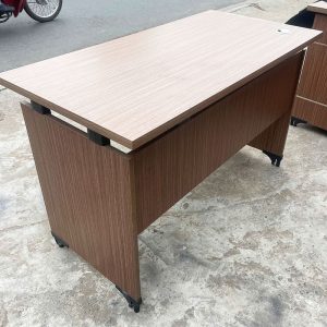 Bàn Làm Việc Có Bửng MDF 1m2 Màu Gỗ Sáng Cũ