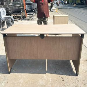 Bàn Làm Việc Có Bửng MDF 1m2 Màu Gỗ Sáng Cũ