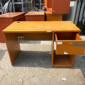 Bàn Làm Việc Gỗ Công Nghiệp 1m2 Cũ