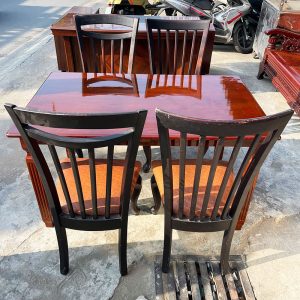 Bộ Bàn Ăn 4 Ghế Gỗ Bọc Đệm 1m35 Cũ