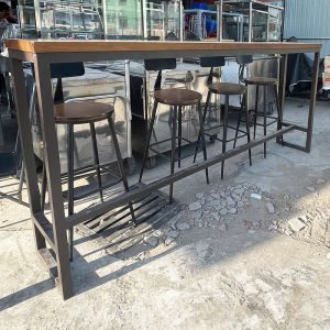 Bộ Bàn Ghế Bar 2m35 Chân Sắt, Mặt Gỗ Cũ