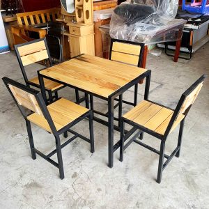 Bộ Bàn Ghế Quán Ăn Gỗ Thông 80cm Mới 99%