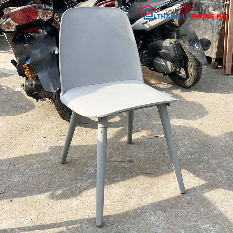 ghe-nhua-duc-mau-trang-cu-2 Ghế Nhựa Đúc Màu Trắng Cũ