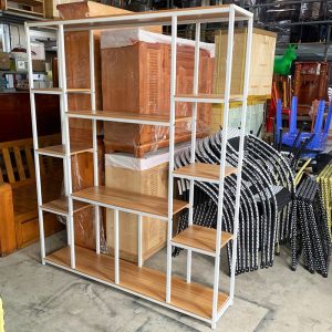 Kệ Trưng Bày Khung Sắt Mặt Gỗ 1m5 Cũ