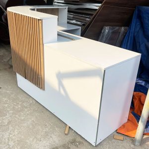 Quầy Lễ Tân 1m76 Bo Cong Cũ