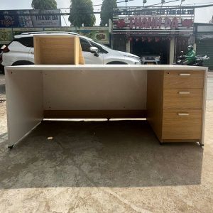 Quầy Lễ Tân Gỗ MDF 1m8 Thiết Kế Hiện Đại Cũ