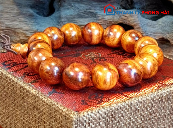 vong-tay-go-hoang-dan Gỗ Hoàng Đàn Là Gì? Phân Loại & Đặc Điểm Nhận Biết