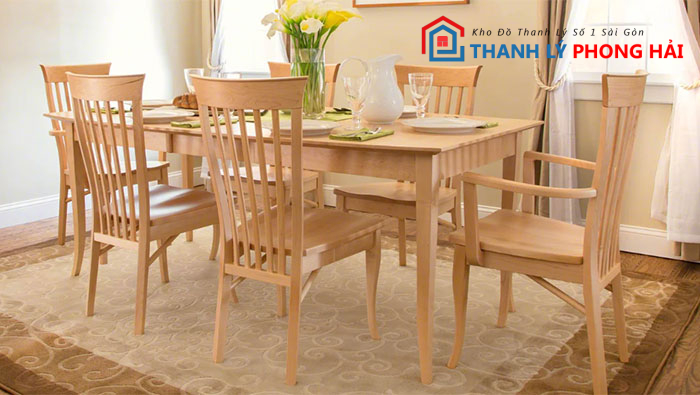 ban-ghe-go-phong Gỗ Phong Là Gì? Phân Loại & Đặc Điểm Nhận Biết