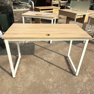 Bàn Làm Việc 1m2 Kèm Lỗ Đi Dây Cũ