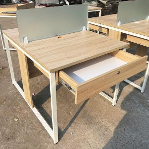 Bàn Làm Việc Đôi Chân Sắt 1m2 Cũ