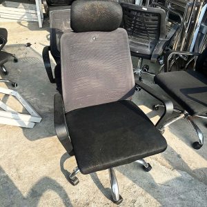 Ghế Xoay Lưng Vuông Có Tựa Đầu Cũ
