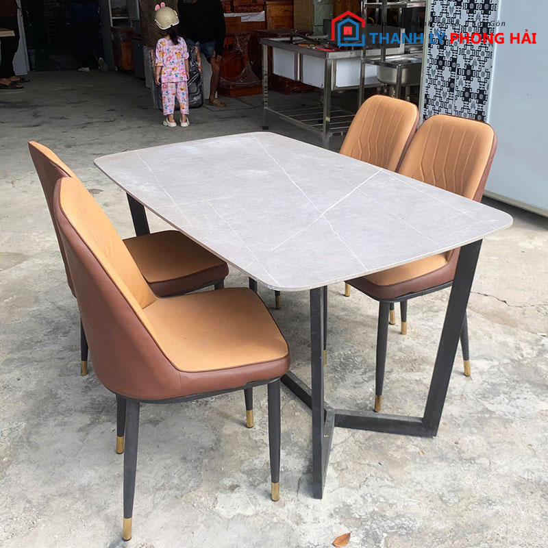 bo-ban-an-mat-van-da-1m4-kem-4-ghe-monet-3 Bộ Bàn Ăn Mặt Vân Đá 1m4 Kèm 4 Ghế Monet Mới 99% (Nhiều Màu)