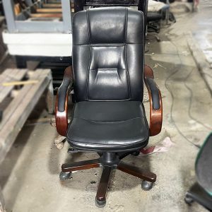 Ghế Giám Đốc Bọc Da Phối Tay Chân Gỗ Cũ
