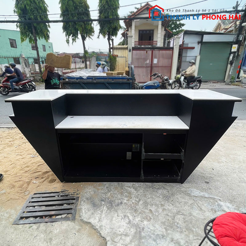 quay-le-tan-2m5-kieu-doc-dao-cu-2 Quầy Lễ Tân 2m5 Kiểu Độc Đáo Cũ