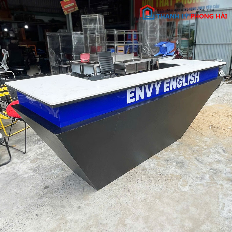 quay-le-tan-2m5-kieu-doc-dao-cu-3 Quầy Lễ Tân 2m5 Kiểu Độc Đáo Cũ