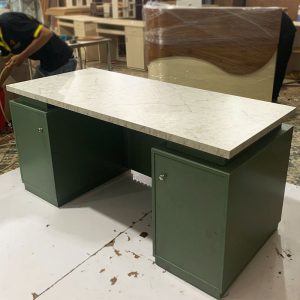 Bàn Giám Đốc Gỗ MDF 1m6 Màu Xanh Rêu Mới 99%