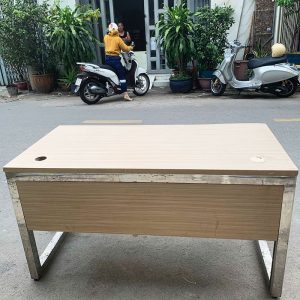 Bàn Khung Inox 2 Hộc Mặt Gỗ MDF Cũ (Nhiều Size)