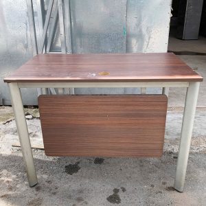 Bàn Làm Việc 1m Mặt Gỗ Chân Sắt Kèm Bửng Cũ