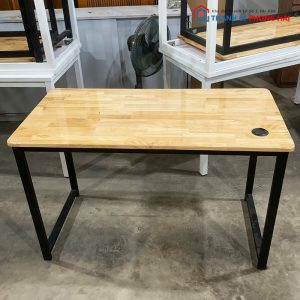 Bàn Làm Việc Mặt Gỗ Cao Su 1m2 Chân Sắt Chữ U Cũ
