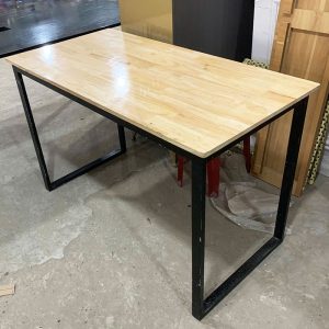 Bàn Làm Việc Mặt Gỗ Cao Su 1m2 Chân Sắt Chữ U Cũ
