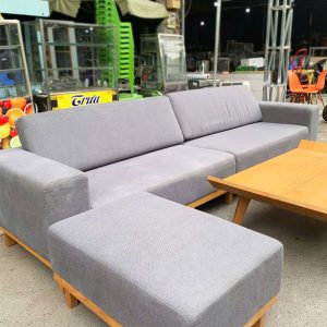 Bộ Sofa Bọc Vải Bố Màu Xám 3m2 Kèm Bàn Gỗ Cũ