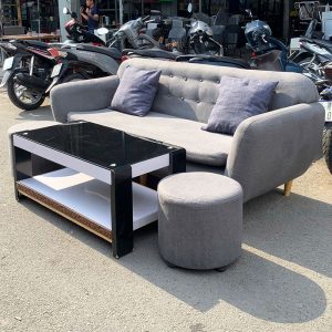 Bộ Sofa Màu Xám Cũ Kèm Bàn Và 2 Đôn