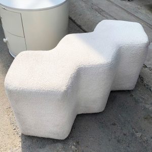 Đôn Sofa Màu Trắng Kiểu Zic-Zac Cũ
