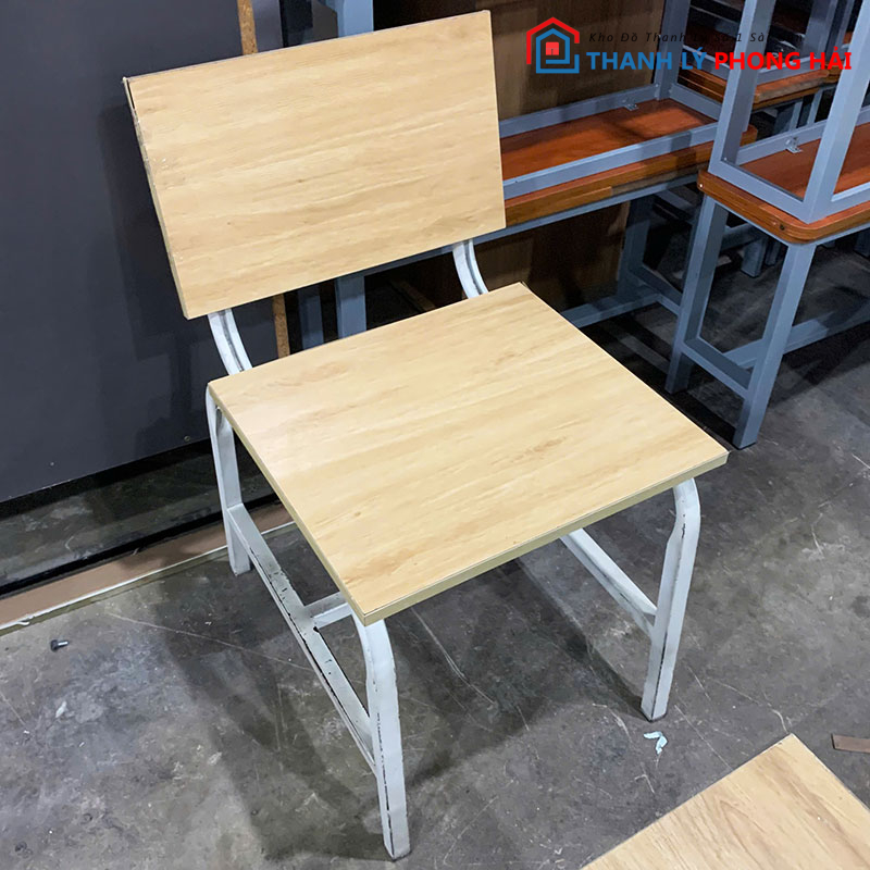 ghe-hoc-sinh-mat-go-cu-1 Ghế Học Sinh Mặt Gỗ Cũ