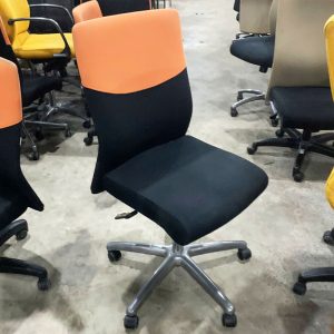 Ghế Xoay Nỉ Không Tay Màu Phối Độc Đáo Cũ