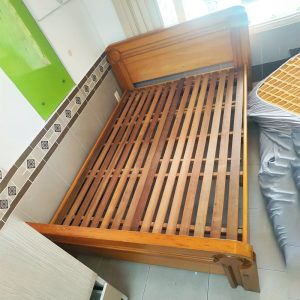 Giường Gỗ Tự Nhiên Thiết Kế Đơn Giản Cũ