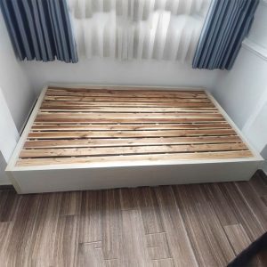 Giường Ngủ Dáng Bệt Đơn Giản Cũ