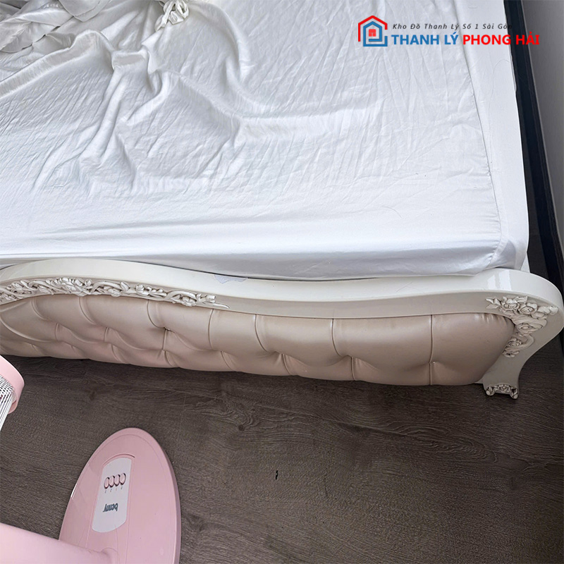 giuong-ngu-hoang-gia-op-nem-1-1 Giường Ngủ Hoàng Gia Ốp Nệm Cao Cấp Cũ