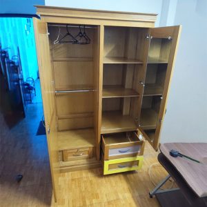 Tủ Quần Áo Gỗ Tự Nhiên Có Kiếng Bên Trong Cũ