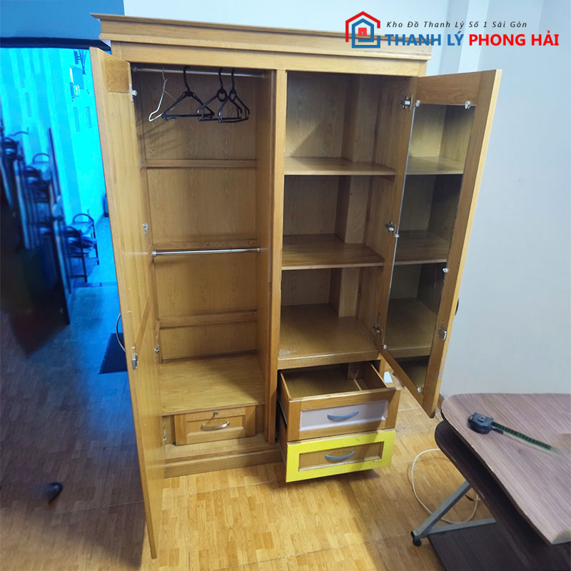 tu-quan-ao-go-tu-nhien-2 Tủ Quần Áo Gỗ Tự Nhiên Có Kiếng Bên Trong Cũ
