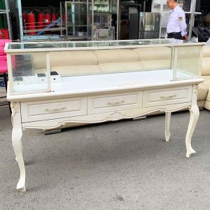 Tủ Trưng Bày Mặt Kính 1m58 Chân Gỗ Cũ