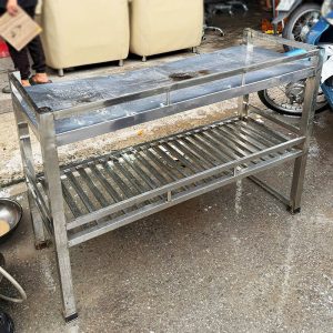 Bàn Chặt Inox Kèm Kệ Phía Dưới Cũ