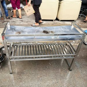 Bàn Chặt Inox Kèm Kệ Phía Dưới Cũ
