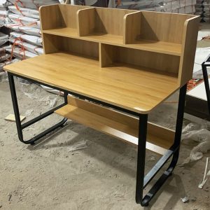 Bàn Học Cho Bé Mới 99% (Nhiều Màu)