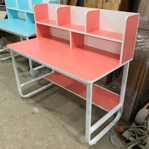 Bàn Học Cho Bé Mới 99% (Nhiều Màu)