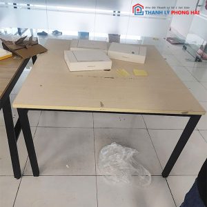 Bàn Làm Việc 1m2 Chân Sắt Mặt Gỗ MDF Cũ