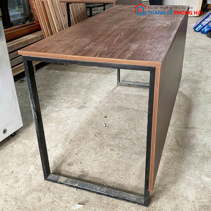 ban-lam-viec-chan-sat-mat-go-mdf-2 Bàn Làm Việc Chân Sắt Mặt Gỗ MDF Cũ (Nhiều Size)