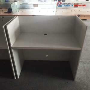 Bàn Quầy Gỗ CN 1M15 Kèm Vách Ngăn Và Bửng Cũ
